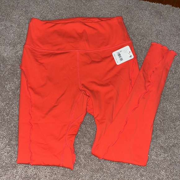 NWT Free People movement Hearts Aflutter Legging Ruffle Detail Red Pink Size S - Picture 6 of 7